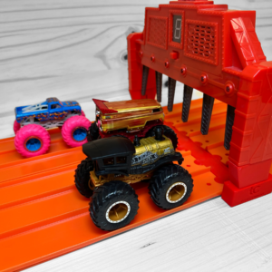 Super 6 Lane Raceway Extension Kit - Combo Pack with lane spacer for perfect alignment, compatible with Hot Wheels tracks